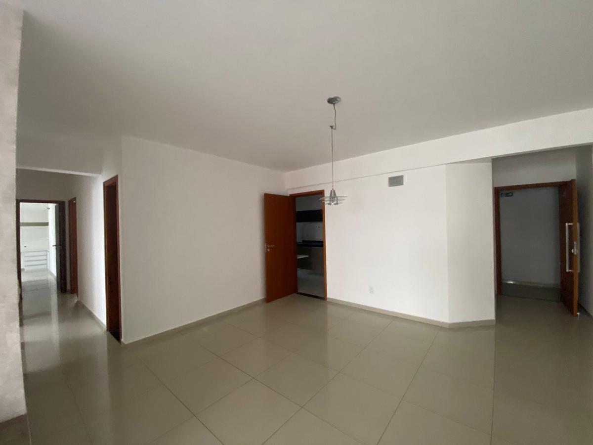 Apartamento à venda com 4 quartos, 146m² - Foto 17