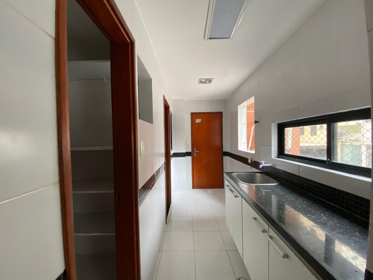 Apartamento à venda com 3 quartos, 125m² - Foto 11