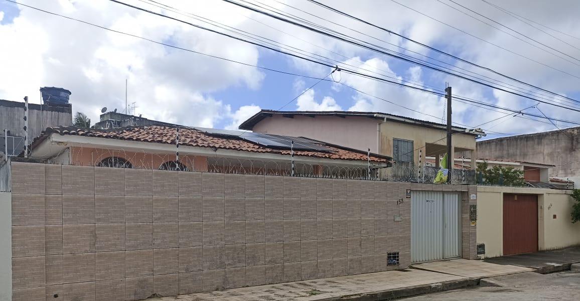 Casa à venda com 4 quartos, 375m² - Foto 1